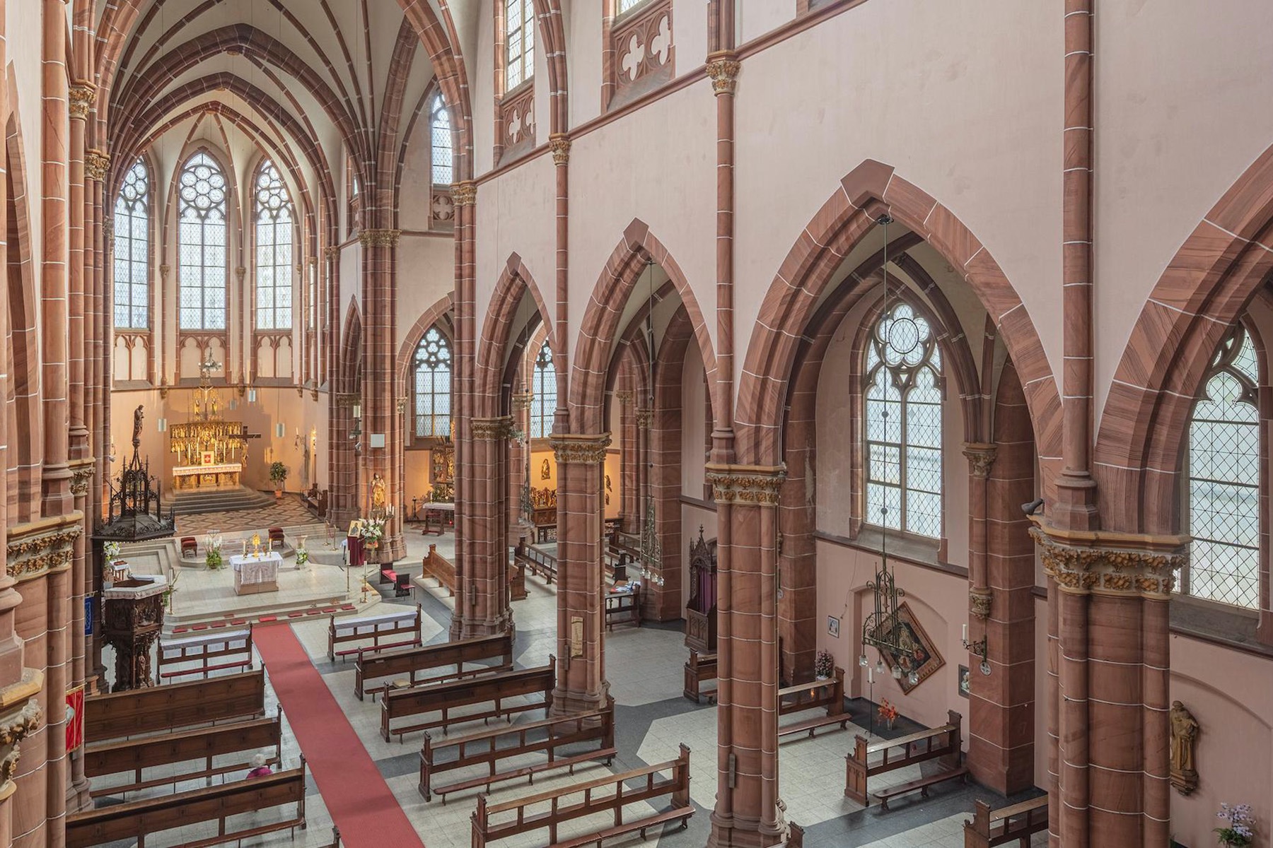 Innenraum der Kirche St. Johann Baptist in Krefeld